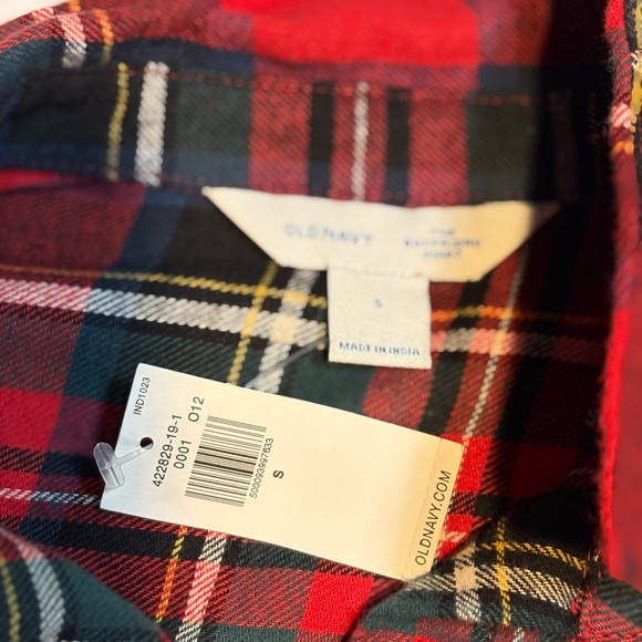 Old Navy women's red and green plaid flannel button-down shirt new small - Picture 9 of 9